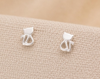 Sterling Silver Sitting Cat Stud Earrings