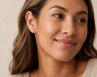 Clous d'oreilles en argent sterling croix