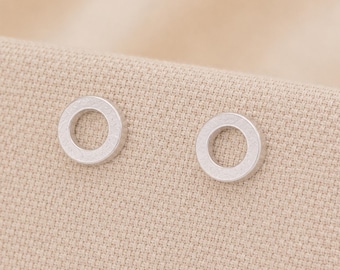 5mm Sterling Silver Textured Open Karma Circle Stud Earrings