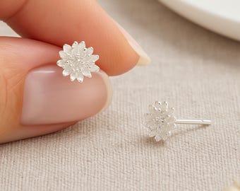 Sterling Silver November Birth Flower Stud Earrings – 8mm