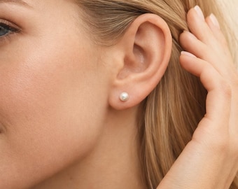 Sterling Silver White Freshwater Pearl Stud Earrings – 5mm