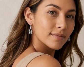Boucles d'oreilles pendantes en topaze bleue, argent sterling fondu et or