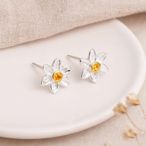Sterling Silver & Gold Daffodil Stud Earrings – 6mm