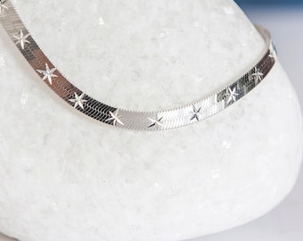 Star Herringbone Bracelet • Sterling Silver Flat Chain • Engraved 4mm Herringbone • Celestial Minimalist Bracelet • Gift for Her •