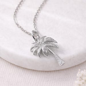 Collier personnalisé en argent sterling à pendentif palmier