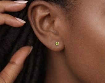 Sterling Silver Peridot Micro Stud Earrings – 3mm