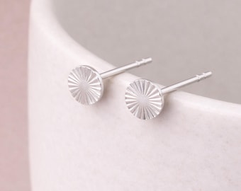 Sterling Silver Sunburst Circle Disc Stud Earrings – 5mm