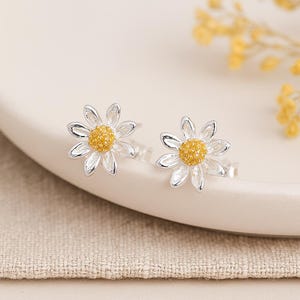 Daisy Stud Earrings • Sterling Silver & 18ct Gold • Floral Gift for Her • Dainty Flower Earrings • Everyday Jewellery • Nature Studs