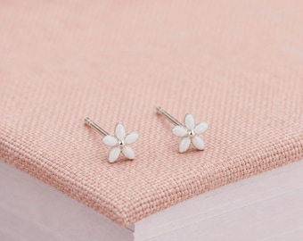 4mm Sterling Silver White Daisy Stud Earrings