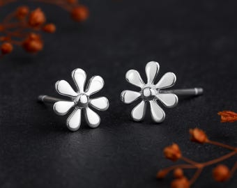 Sterling Silver Daisy Stud Earrings