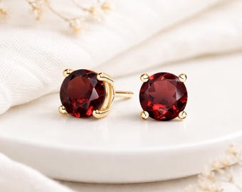 Solid 9ct Yellow Gold January Birthstone Stud Earrings – 4mm