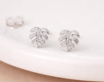 Sterling Silver Monstera Leaf Stud Earrings – 8mm x 7mm