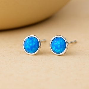Sterling Silber Blauer Opal Ohrstecker