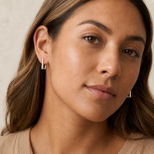 Rektangulära örhängen i förgyllt sterlingsilver