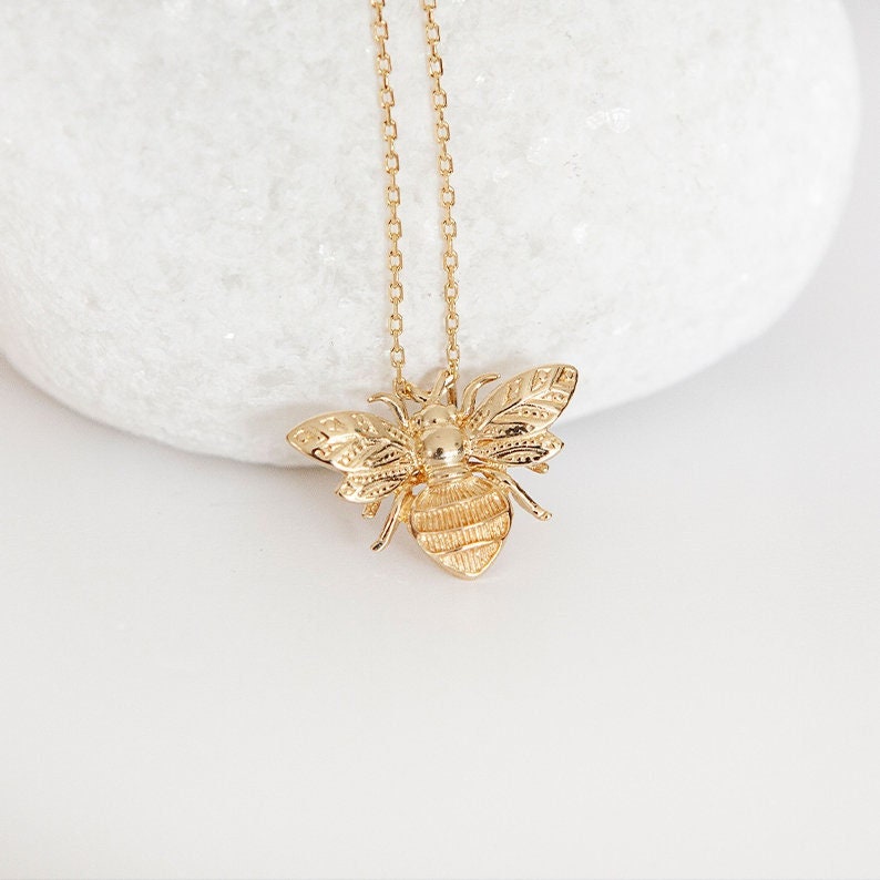 9ct gold bumble bee necklace deals