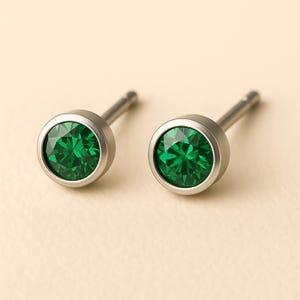 Mai Birthstone Ohrstecker aus Sterlingsilber