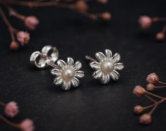 Tiny Sterling Silver Pearl Daisy Flower Stud Earrings