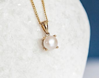 Personalised Solid 9ct Gold June Freshwater Pearl Birthstone Necklace