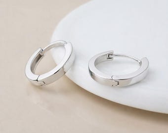 Sterling Silver Essential Hinged Huggie Hoop Earrings – 10mm