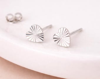 Sterling Silver Sunburst Heart Stud Earrings – 7mm