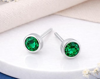Sterling Silver May Birthstone Stud Earrings – 7mm