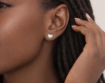 Sterling Silver Sunburst Heart Stud Earrings – 7mm