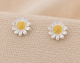 10mm Sterling Silver Daisy Stud Earrings