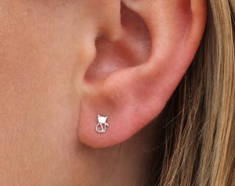 Sterling Silver Sitting Cat Stud Earrings