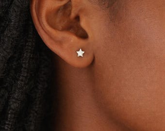 Sterling Silver Micro Star Stud Earrings – 4mm