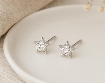 Sterling Silver Micro Star Stud Earrings – 4mm