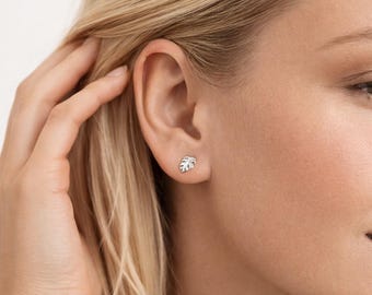 Sterling Silver Monstera Leaf Stud Earrings – 8mm x 7mm