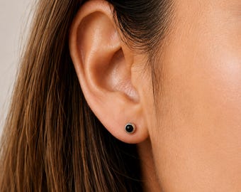 Petites boucles d'oreilles en onyx et argent sterling