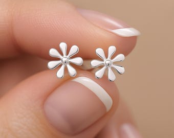 Sterling Silver Daisy Stud Earrings