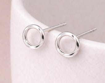 Sterling Silver Organic Hammered Open Circle Stud Earrings – 10mm