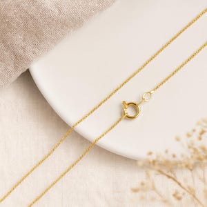 Chaîne gourmette extra légère en or jaune 9 carats – 40 à 22 pouces