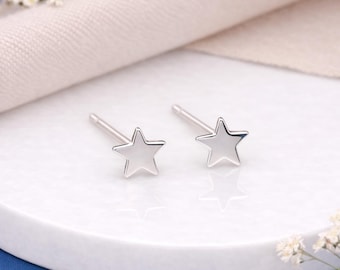 Sterling Silver Micro Star Stud Earrings – 4mm