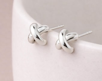 Sterling Silver Kiss Stud Earrings – 8mm