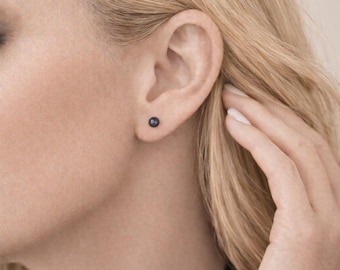 Sterling Silver Black Freshwater Pearl Micro Stud Earrings – 3mm