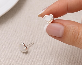 Sterling Silver Mother Of Pearl Heart Stud Earrings – 8mm