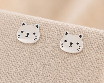 8mm Sterling Silver Cat Face Stud Earrings