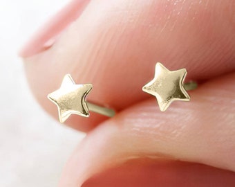 Mini 9ct Gold Star Stud Earrings