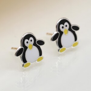 Brincos de pino de pinguim de prata esterlina para meninas