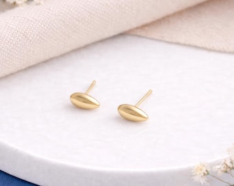 Solid 9ct Gold Teardrop Micro Stud Earrings – 6mm X 4mm