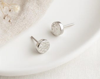 Hammered Disc Stud Earrings • Sterling Silver • Minimalist Texture Studs • Everyday Silver Earrings • Gift for Her • Dainty Modern Jewellery