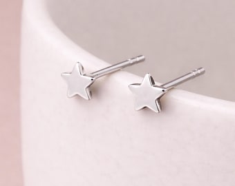 Sterling Silver Micro Star Stud Earrings – 4mm
