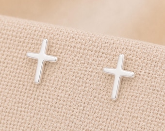 Orecchini a lobo a croce in argento sterling