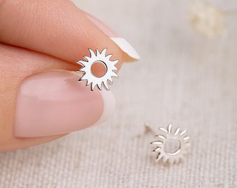 Sterling Silver Sunshine Stud Earrings – 7mm