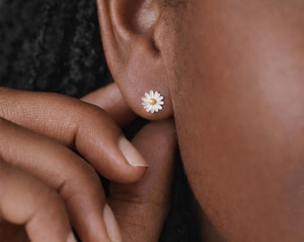 Sterling Silver And Gold Daisy Stud Earrings – 7mm