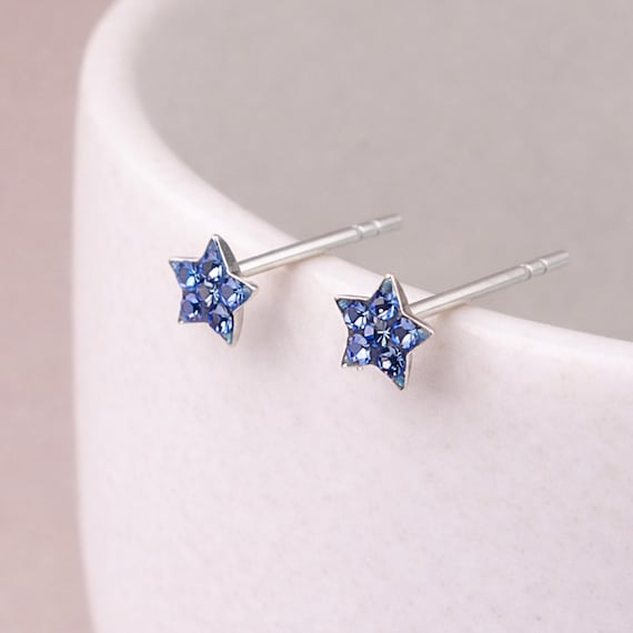 Orecchini a bottone in argento sterling con cianite fatti a mano, alone di zirconia cubica - Italia