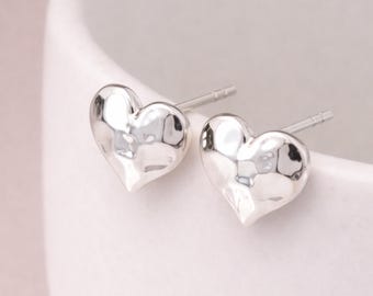 Silver Plated Hammered Heart Stud Earrings – 12mm